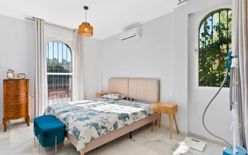 Property slide 32