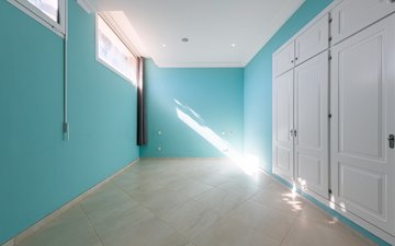 Property slide 32