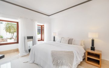 Property slide 32