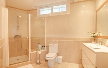 Property slide 16