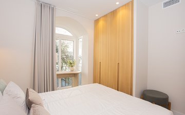 Property slide 12