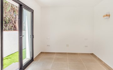 Property slide 44