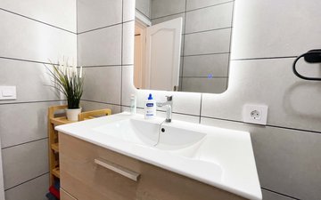 Property slide 32