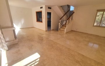 Property slide 20