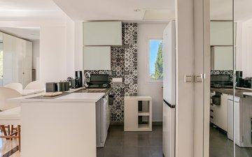 Property slide 32