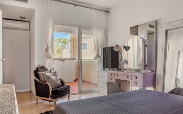 Property slide 17