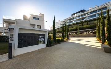 Property slide 32