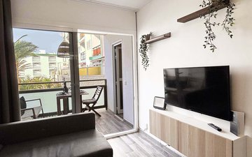 Property slide 32