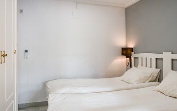 Property slide 25