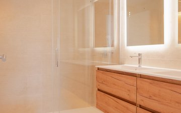 Property slide 16