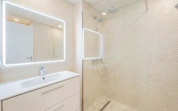 Property slide 19