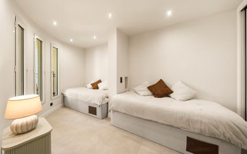 Property slide 22