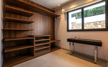 Property slide 25