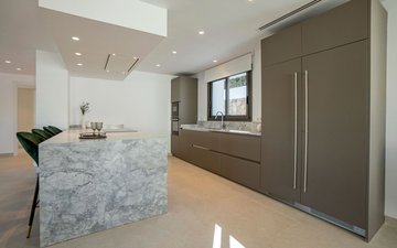 Property slide 21