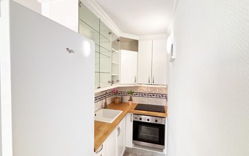 Property slide 10