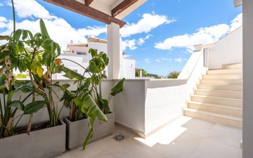 Property slide 10