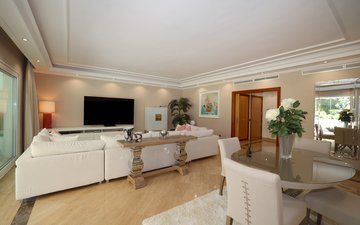 Property slide 10