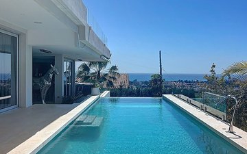 Property slide 10