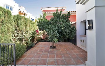 Property slide 32