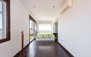 Property slide 16