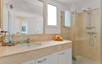 Property slide 25