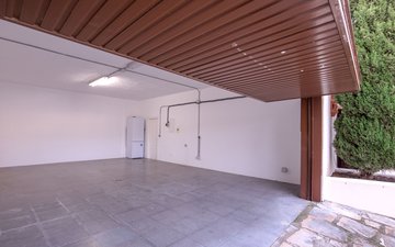 Property slide 32