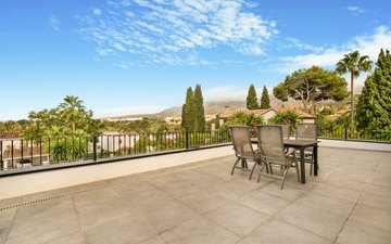 Property slide 32