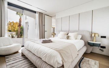 Property slide 18