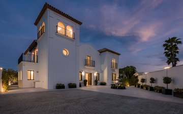 Property slide 10