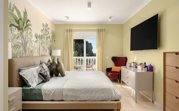 Property slide 10
