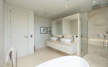 Property slide 18
