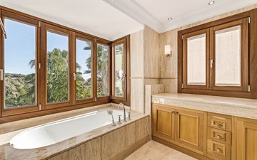 Property slide 20