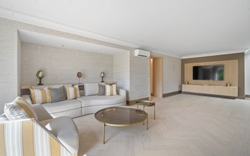 Property slide 32