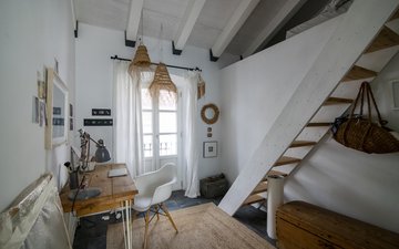 Property slide 32