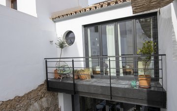 Property slide 16