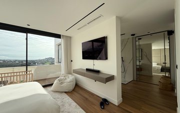 Property slide 32