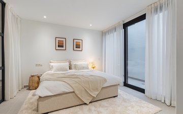 Property slide 18