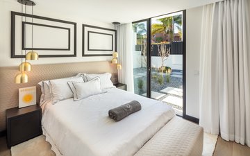 Property slide 21