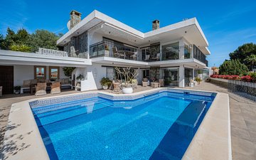 Property slide 17