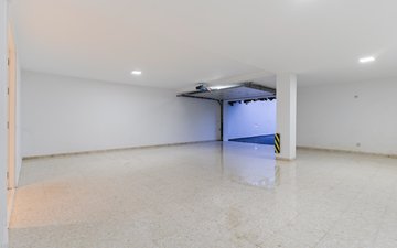 Property slide 32