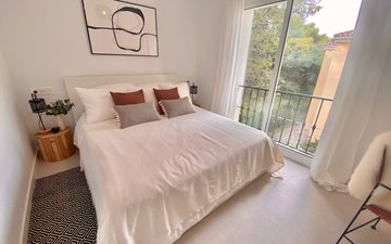 Property slide 10