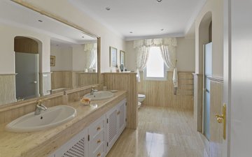 Property slide 39