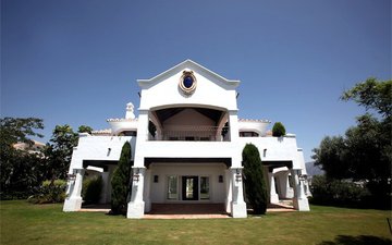Property slide 19