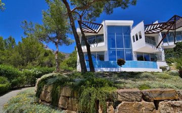 Property slide 21