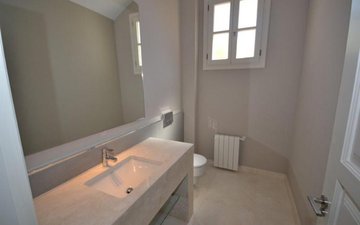 Property slide 32