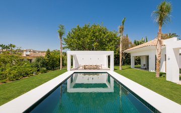 Property slide 17
