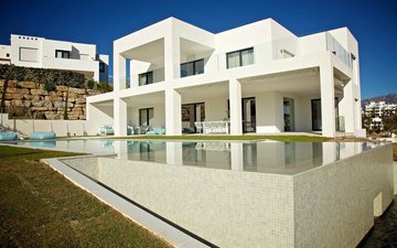 Property slide 18