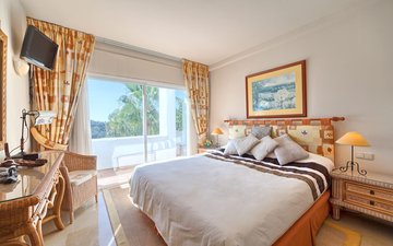 Property slide 20