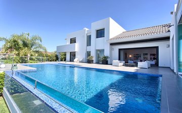 Property slide 32