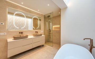 Property slide 18